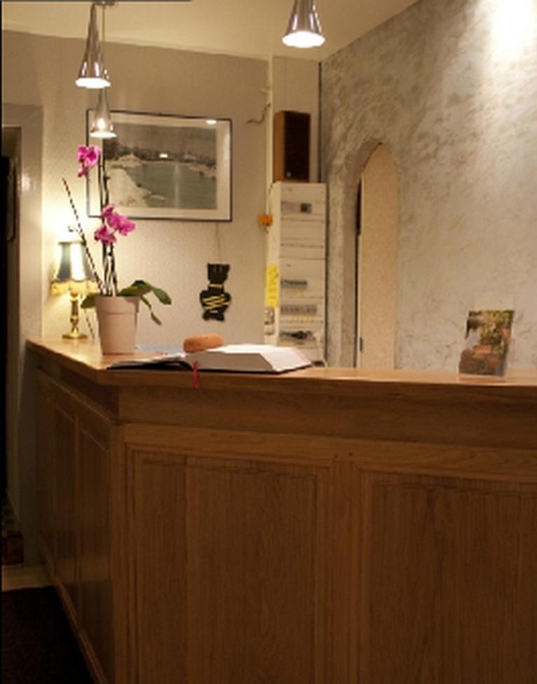 Logis Hotel Les Tilleuls Saint-Cirgues-de-Jordanne Bagian luar foto