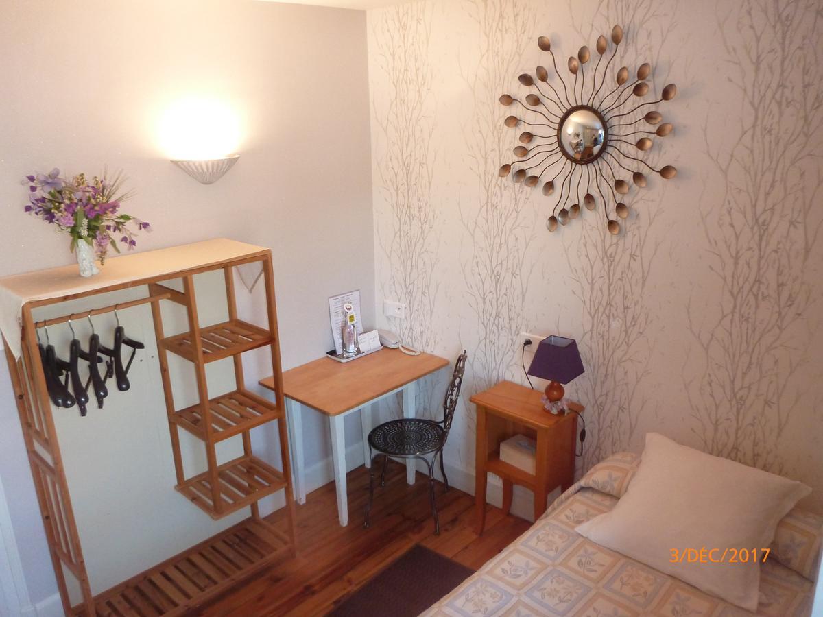 Logis Hotel Les Tilleuls Saint-Cirgues-de-Jordanne Bagian luar foto