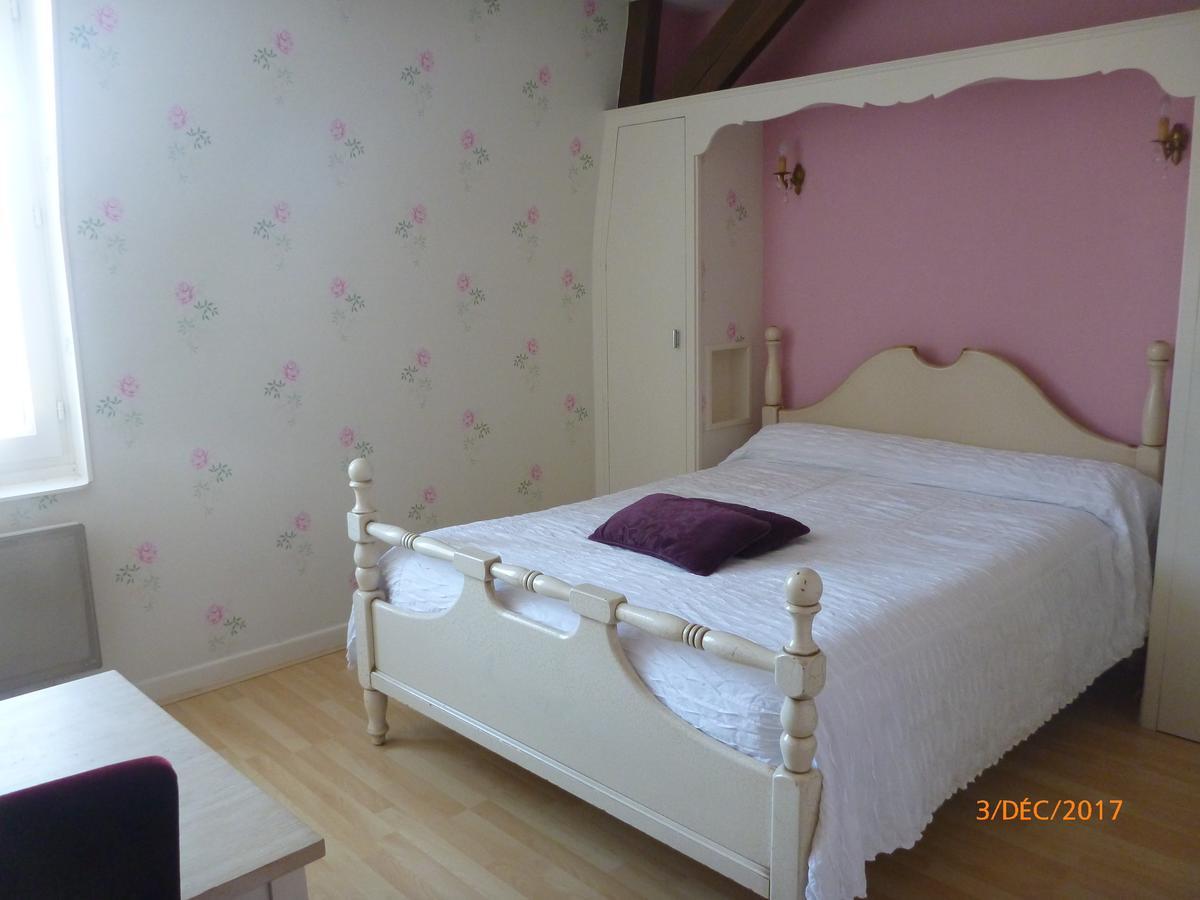 Logis Hotel Les Tilleuls Saint-Cirgues-de-Jordanne Bagian luar foto