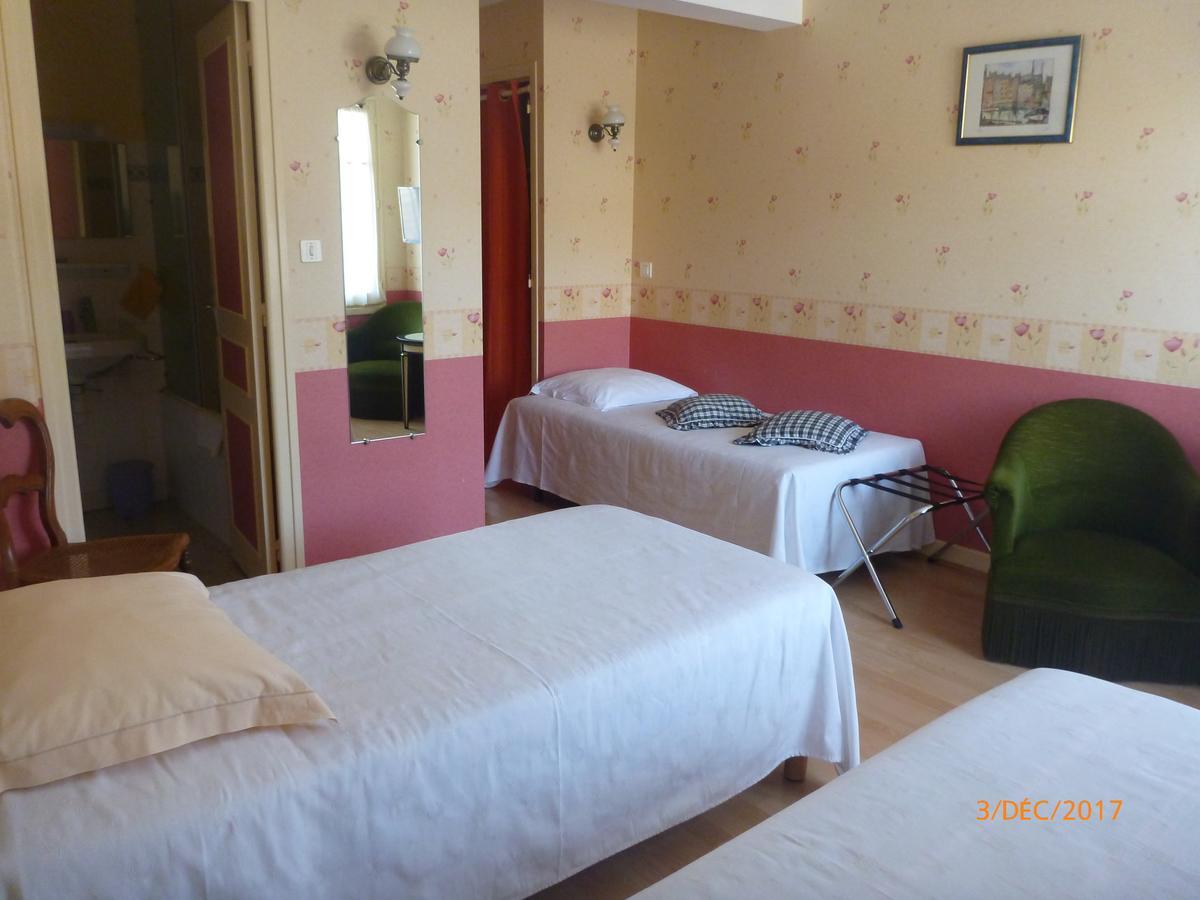 Logis Hotel Les Tilleuls Saint-Cirgues-de-Jordanne Bagian luar foto