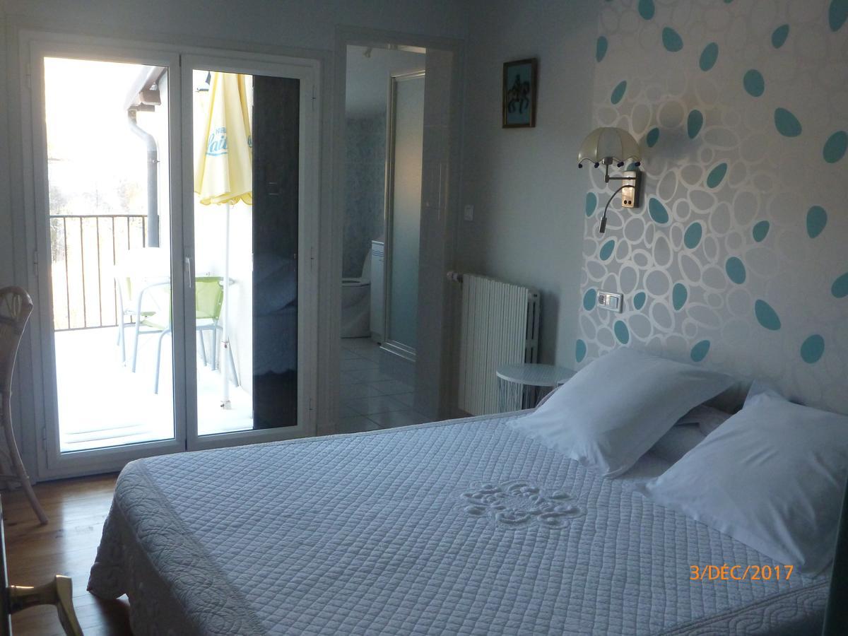 Logis Hotel Les Tilleuls Saint-Cirgues-de-Jordanne Bagian luar foto
